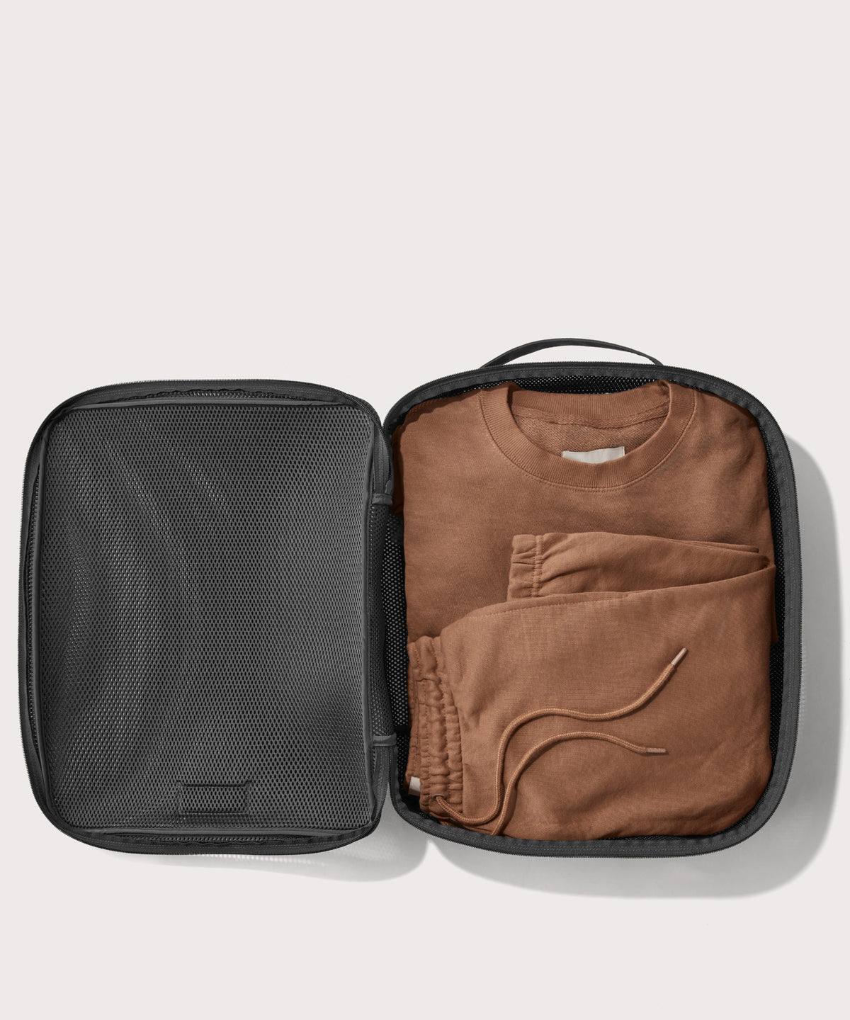 Roma Packing Cube in Carbon Air Mesh. Extra Large - Image 2